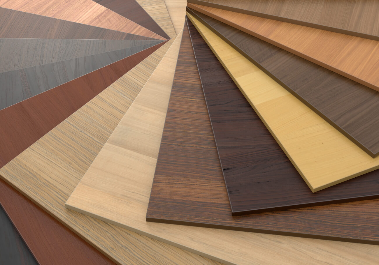 Varie tonalità e tipi di legno